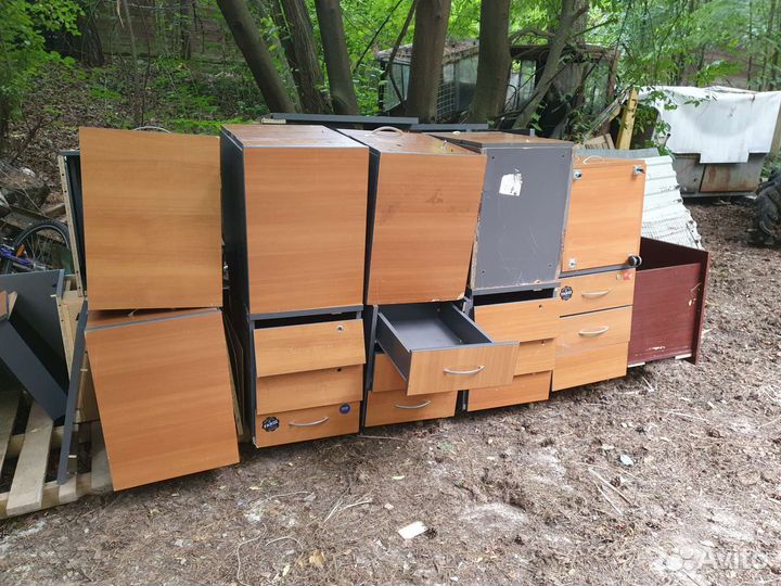 Тумба с выдвижными ящиками под ремонт