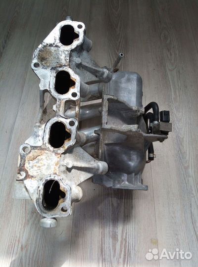 Коллектор впускной Nissan primera P12
