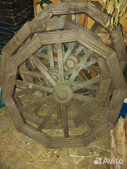 Колесо деревянное