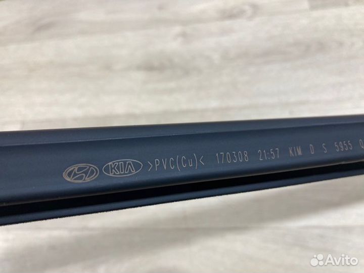 Молдинг стекла передний левый Kia Sportage 4 2017