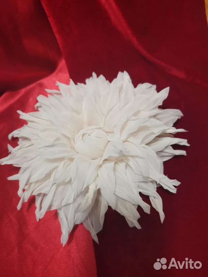 Брошь из ткани. Цветок