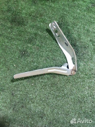 Петля капота правая Peugeot 206