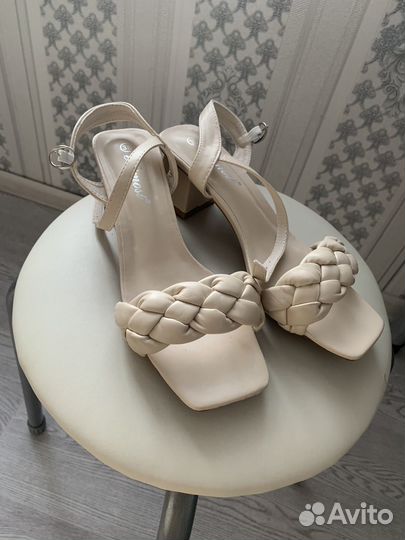 Босоножки женские