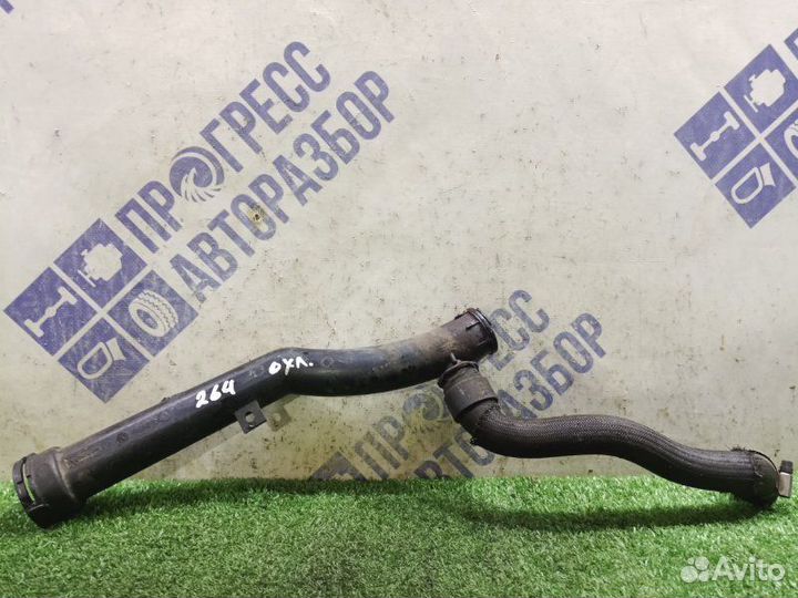 Патрубок системы охлаждения Peugeot 308 хэтчбек