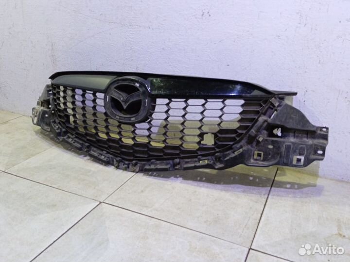 Решетка радиатора Мазда