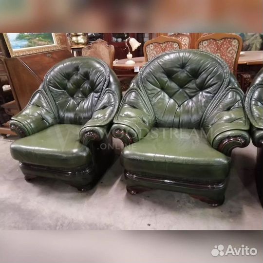 Кресло кожаное две штуки. Винтаж