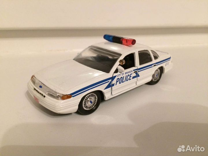 1/43 Road Champs Ford Crown Victoria Police