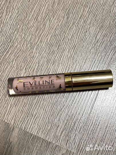 Eveline увеличивающий блеск для губ
