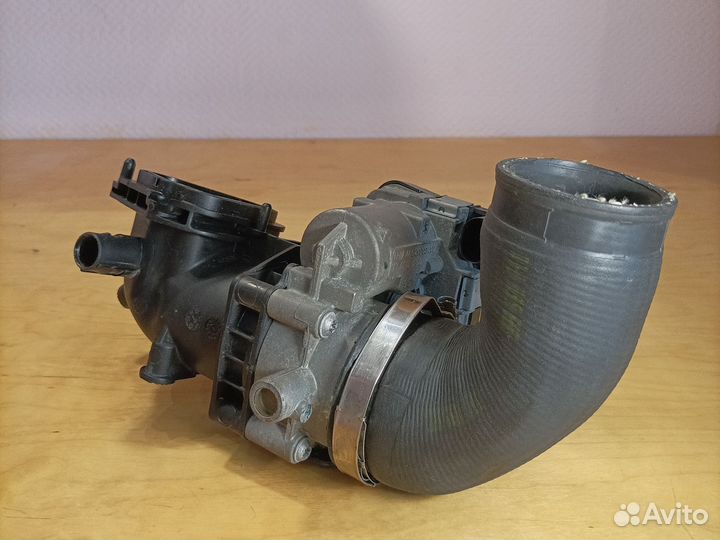 Дроссельная заслонка Volkswagen 03C133062D