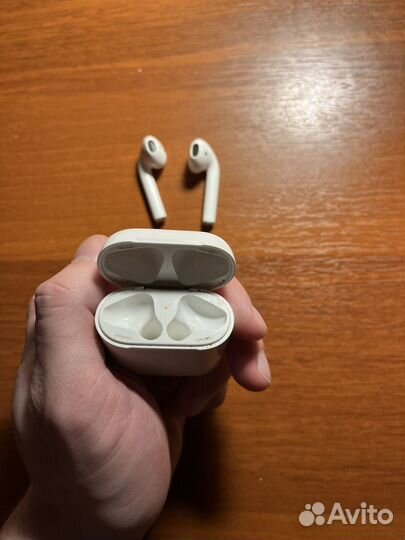 Airpods первого поколения A1523
