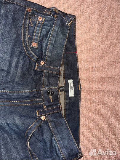 Джинсы True Religion