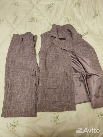 Много женской одежды