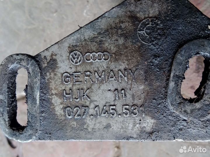 Кронштейн гур и компрессор кондиционера Пассат б3