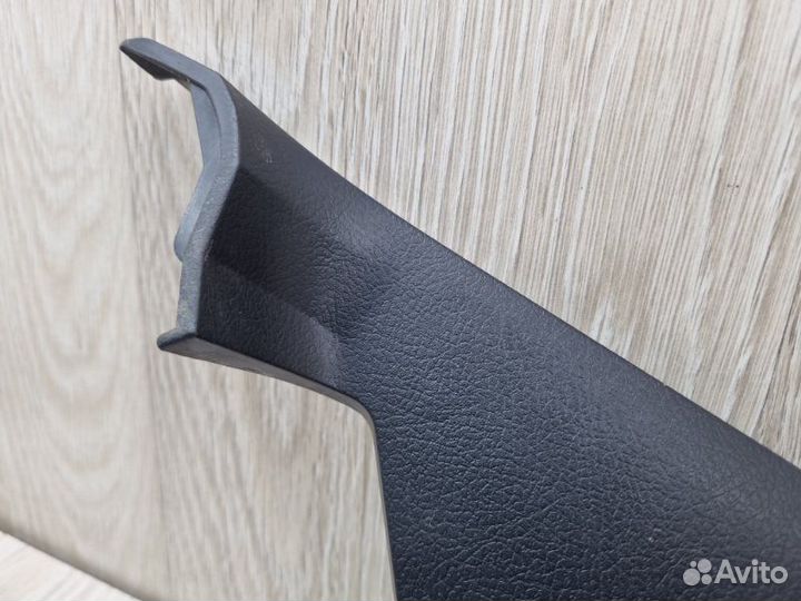 Обшивка стойки задняя левая Toyota Corolla E150