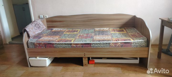 Кровать односпальная бу