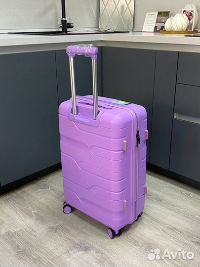 Чемодан неубиваемый Lоngstаr на двойных колесах