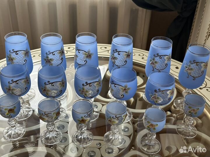 Хрустальные бокалы, рюмки и стопки