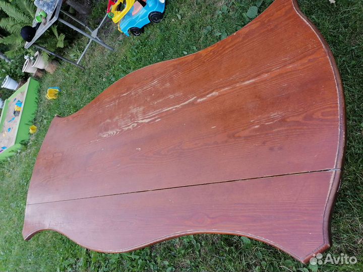 Кухонный стол