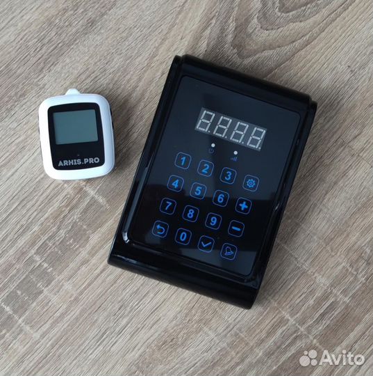 Пульт вызова официанта на кухню и часы-пейджер