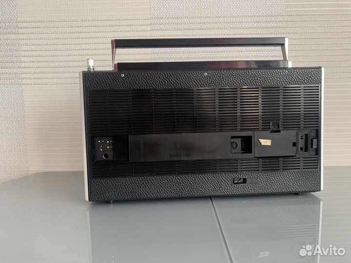 Радиоприемник grundig satellit 2000