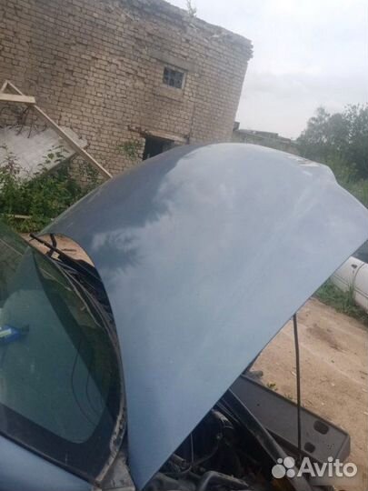 Капот Chrysler Voyager 3 1999