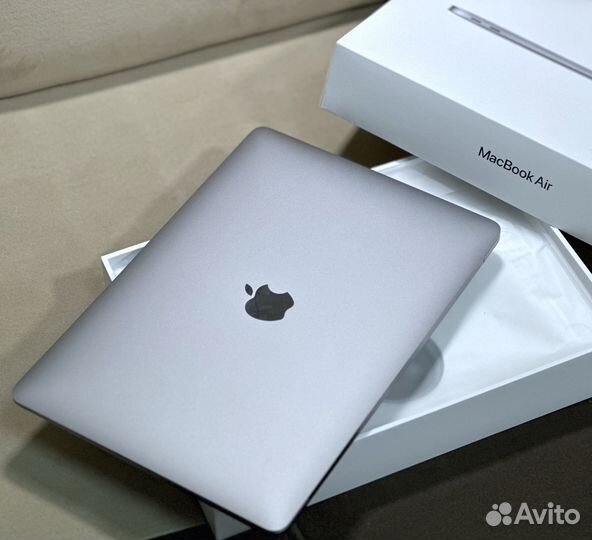 Apple MacBook Air 13 M1 06/2022