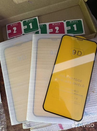 Защитное стекло на iPhone 11