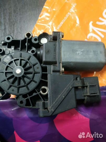 Моторчик стеклоподъемника audi a6 c5