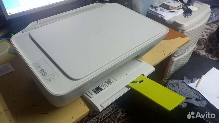 Цветной струйный принтер HP deskjet 2130