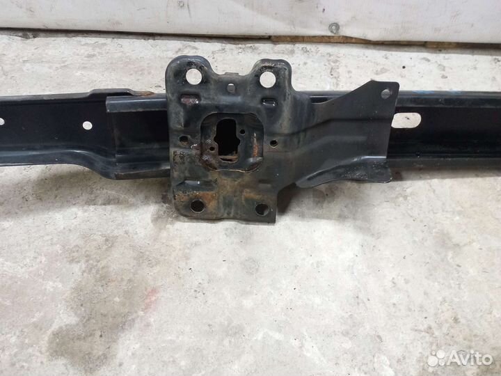 Усилитель переднего бампера Хундай h1