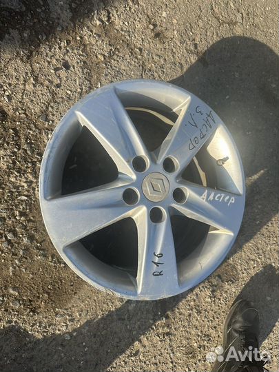 Литой диск Renault Duster R16