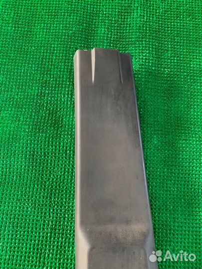 Обшивка стойки левая Dodge Ram DJ EKG 2011