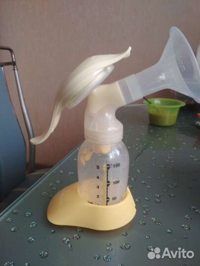 Молокоотсос Medela (Медела) ручной (механический)