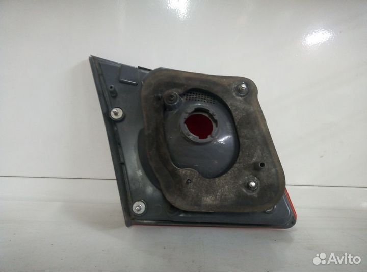 Фонарь задний правый внутренний Chevrolet Cruze