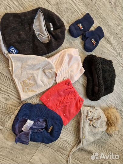 Шапки, разной фирмы. На мальчика и девочку