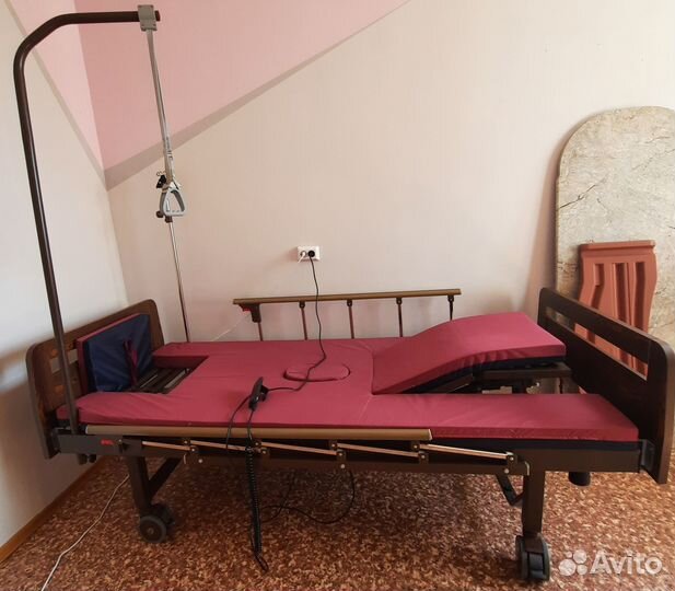 Медицинская кровать с электроприводом