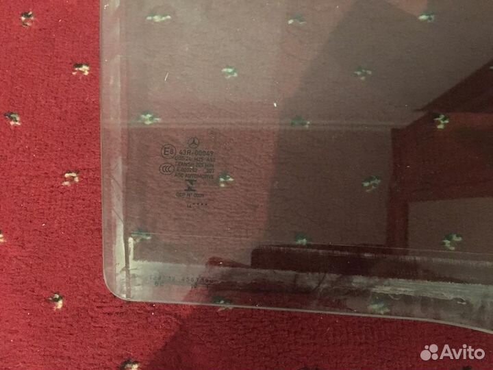 Стекла на Мерседес 212