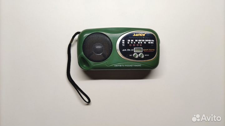 Портативный радиоприёмник (рабочий)