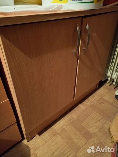 Тумбочка с дверцами