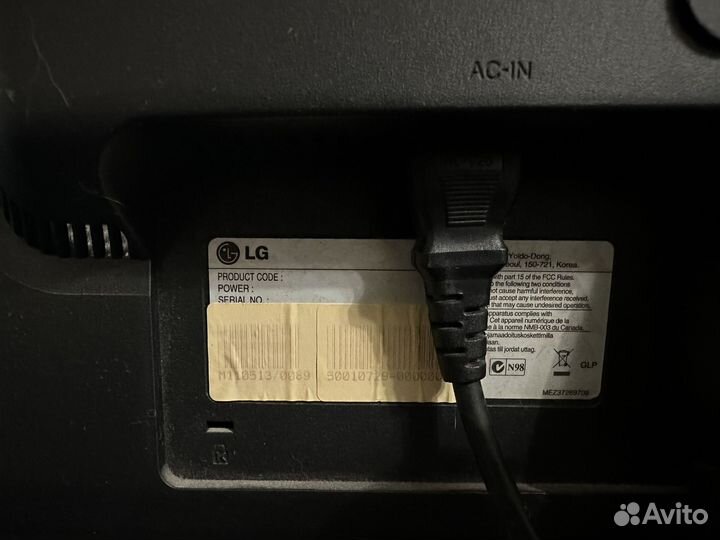 Монитор LG W2242