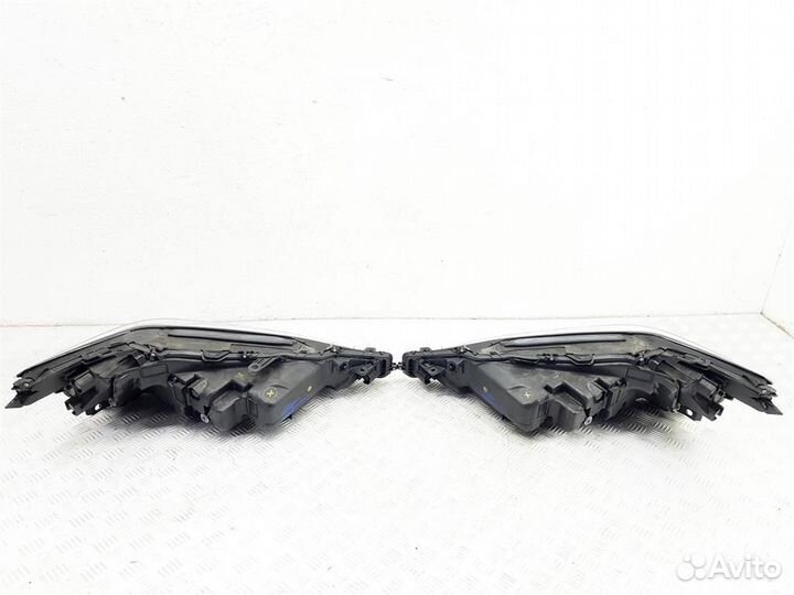 8990733110 Фара левая Lexus ES 7