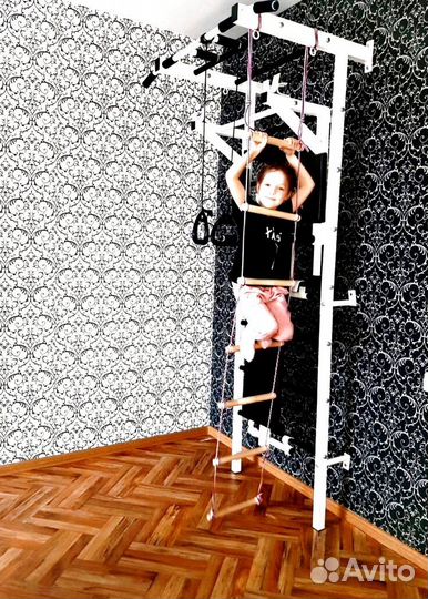 Шведская стенка с турником