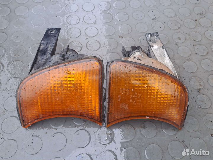 Комплект поворотников передний e34