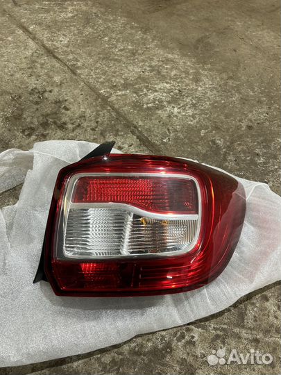 Задний правый фонарь renault logan 2