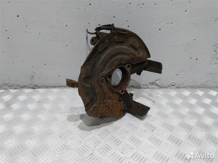 Кулак поворотный правый Skoda Octavia