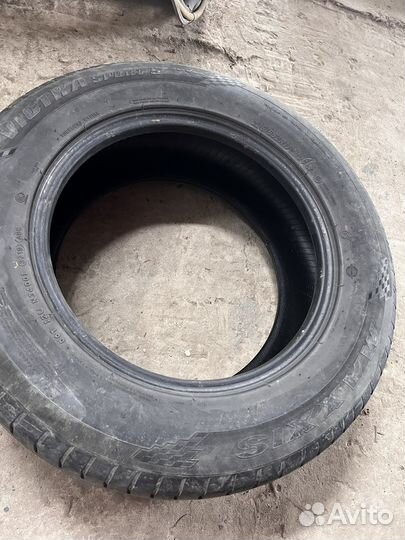 Maxxis Victra Sport VS-5 SUV 235/65 R17