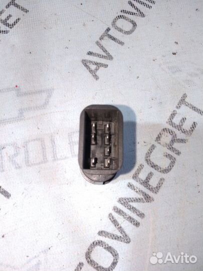 Кнопка стеклоподъемника Лада 2110