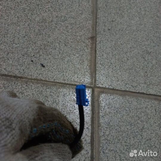 Датчик закрытия багажника правый Mercedes-Benz Ml