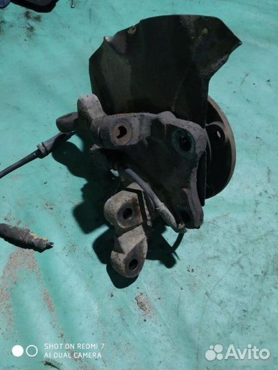 Кулак поворотный передний правый Opel Omega B