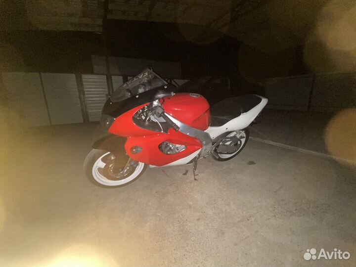 Yamaha yzf1000r tunderace